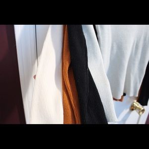 Long sleeve turtle necks. SET OF 4